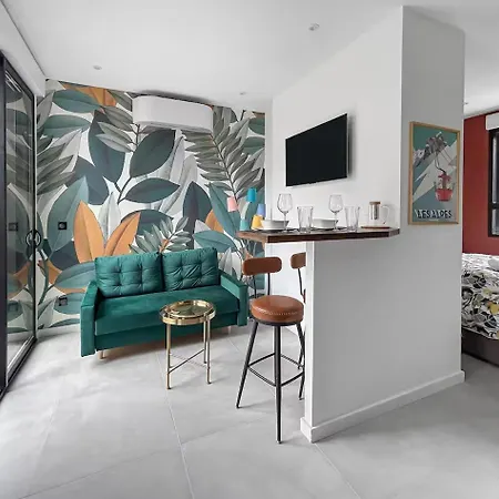 104 - De Gamme, Wifi, Climatisation *