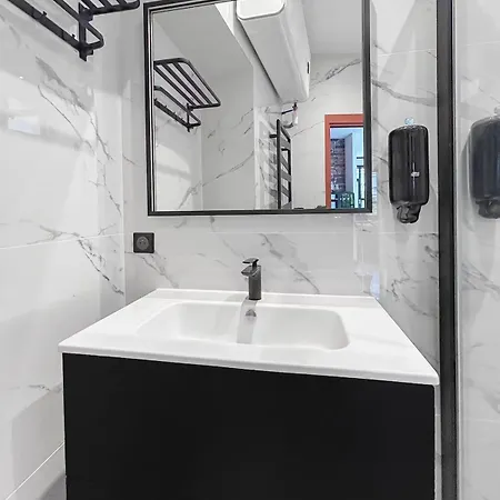 104 - De Gamme, Wifi, Climatisation Apartment *