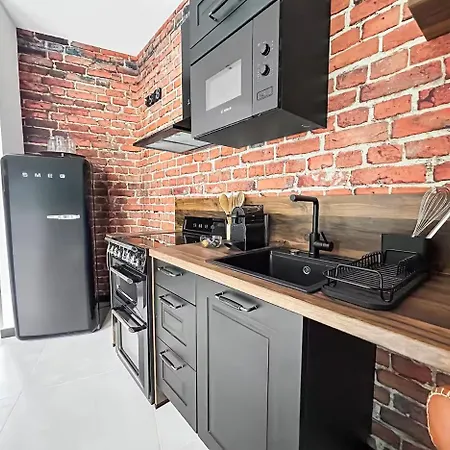 Apartment 104 - De Gamme, Wifi, Climatisation